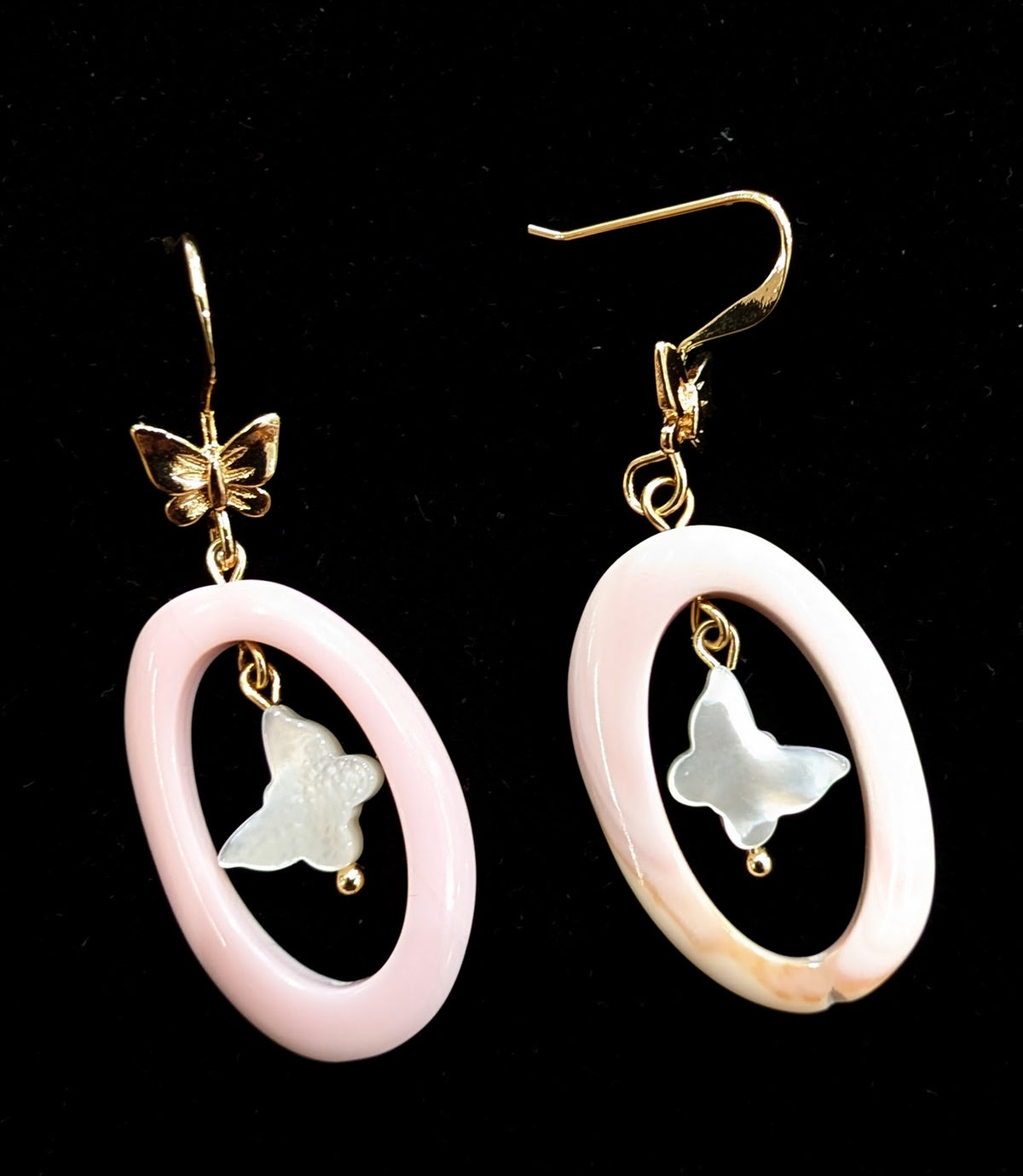 Queen Conch & Mother-of-Pearl Circle Earrings