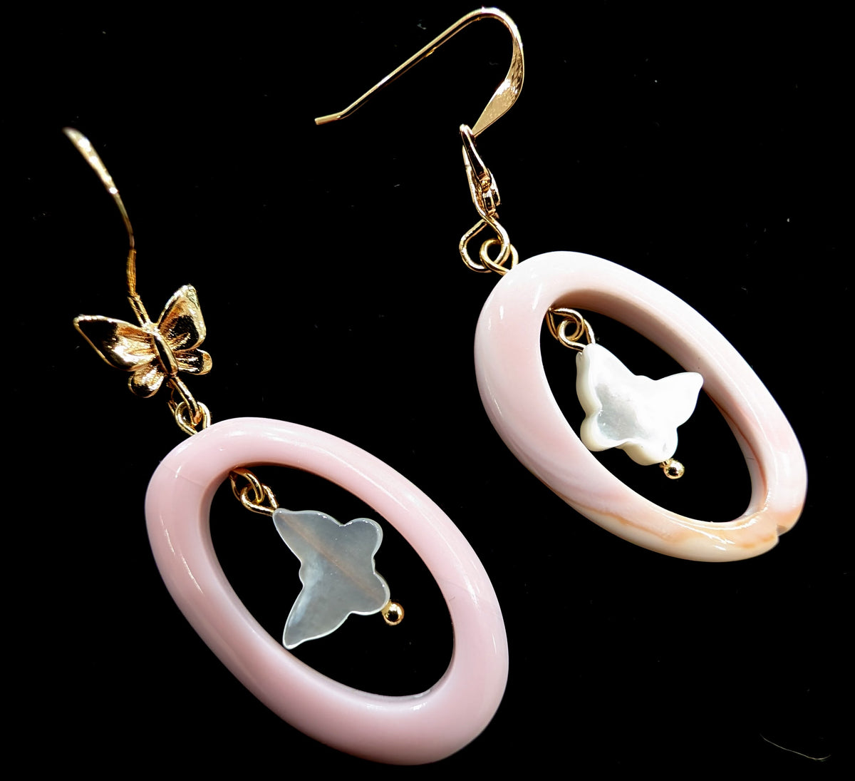 Queen Conch & Mother-of-Pearl Circle Earrings