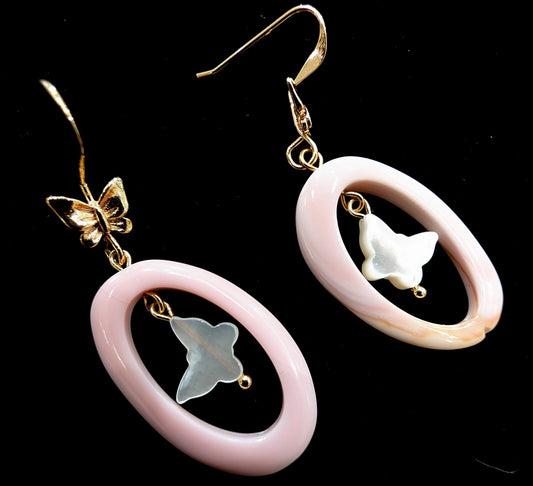 Queen Conch & Mother-of-Pearl Circle Earrings