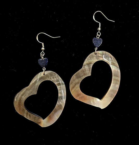 Black Lip Shell Heart Cutout Earrings