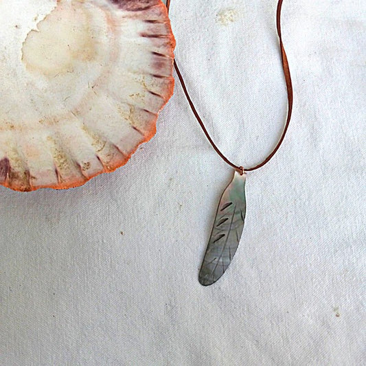 Black Lip Shell Feather Pendant Necklace
